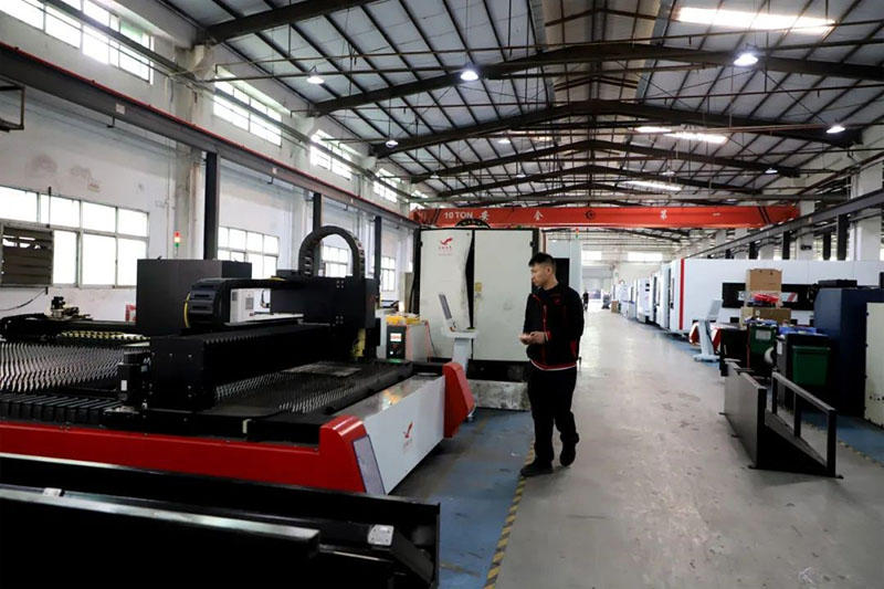 dapeng laser cutting machine production base